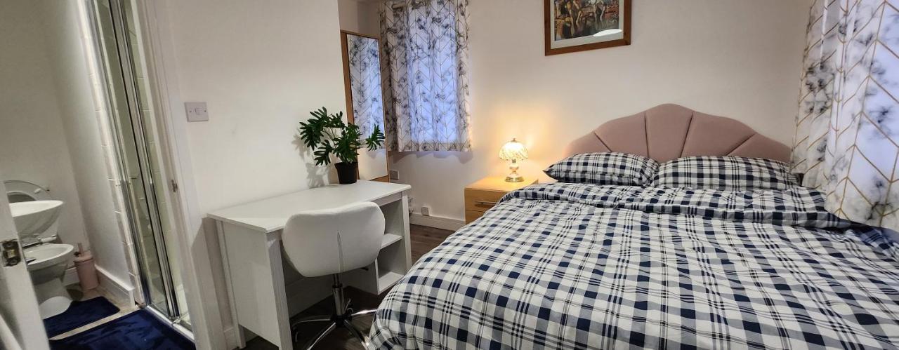 White House Ensuite Double Bedroom Warrington  Zewnętrze zdjęcie