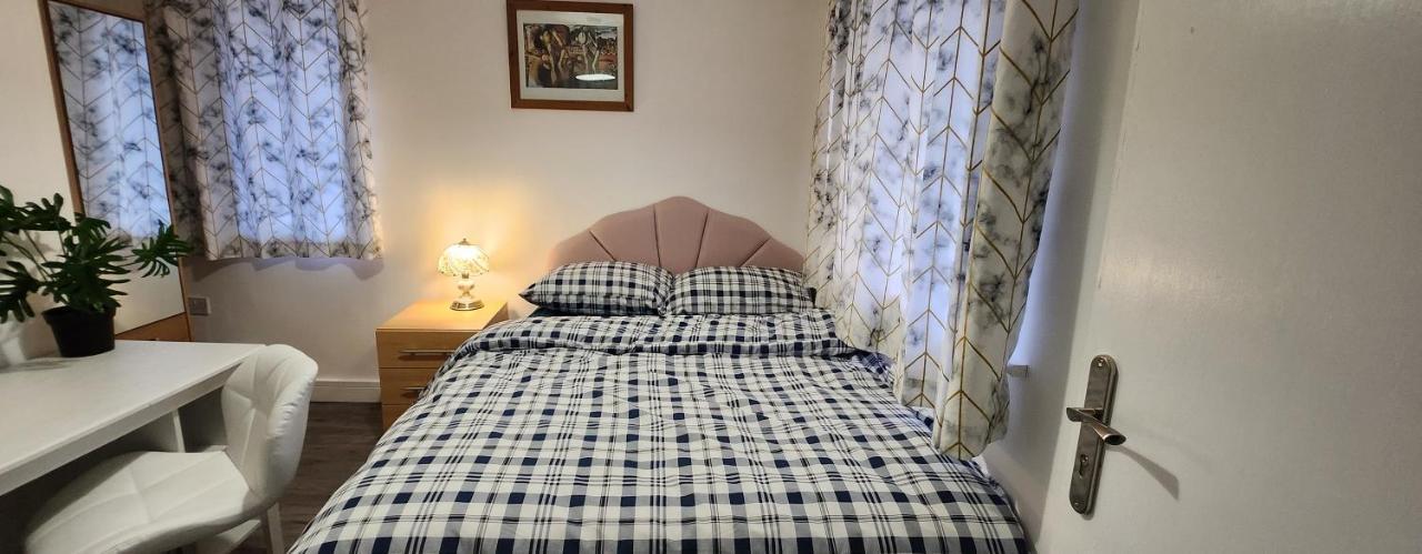White House Ensuite Double Bedroom Warrington  Zewnętrze zdjęcie